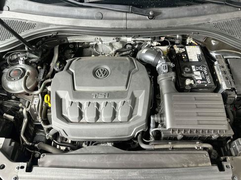 Used 2024 Volkswagen Tiguan SE FWD image 32