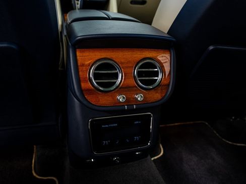 Used 2021 Bentley Bentayga image 60