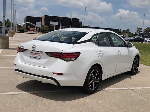 Used 2025 Nissan Sentra SV FWD image 5