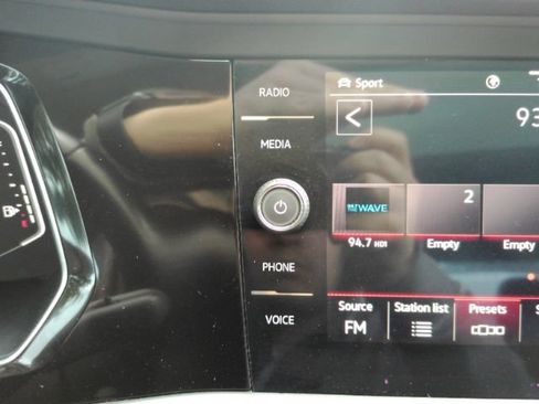 Used 2022 Volkswagen Jetta SEL FWD image 42