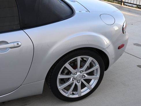 Used 2007 MAZDA MX-5 Miata Touring w/ Suspension Pkg image 25