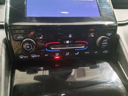 Used 2024 Jeep Grand Cherokee Altitude image 35