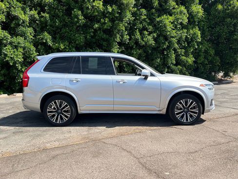 Used 2020 Volvo XC90 T5 Momentum w/ Protection Package Premier image 3