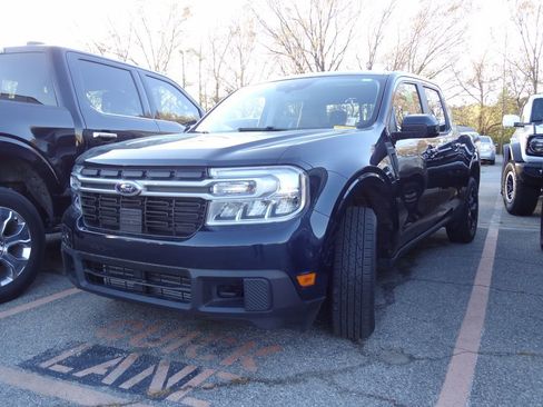 Used 2022 Ford Maverick Lariat w/ Lariat Luxury Package image 3