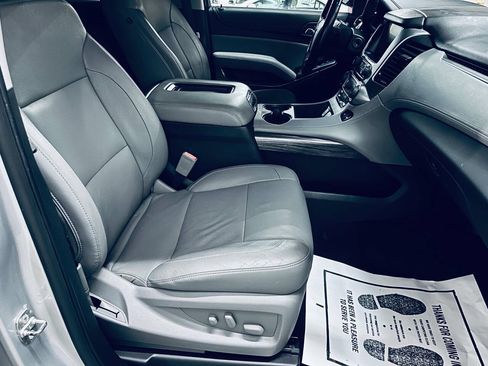 Used 2018 Chevrolet Suburban LT RWD image 29