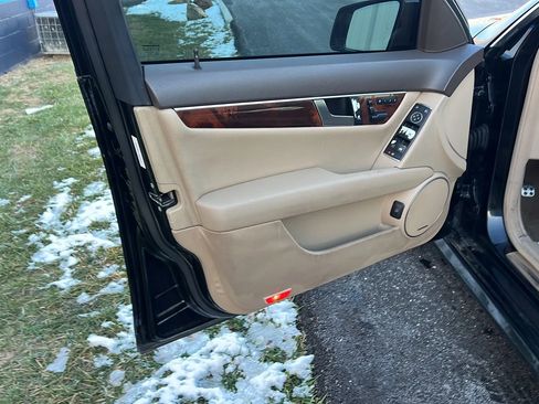 Used 2012 Mercedes-Benz C 250 Sedan image 9