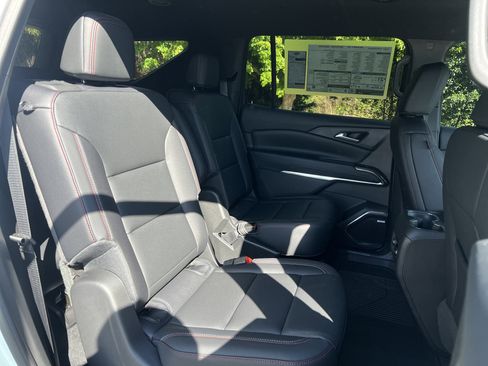 New 2026 Chevrolet Traverse Z71 w/ Enhanced Driving Package AWD/4WD image 35