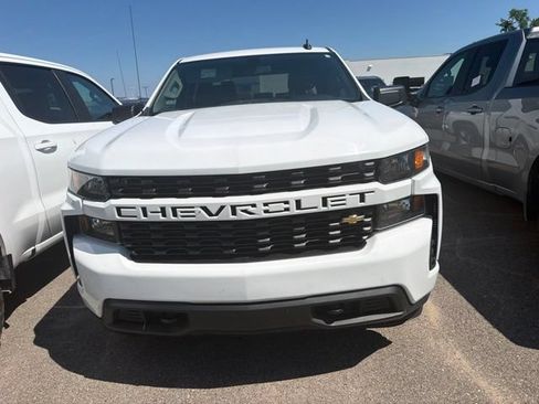 Used 2020 Chevrolet Silverado 1500 Custom w/ Custom Value Package AWD/4WD image 2