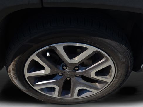 Used 2016 Jeep Renegade Latitude image 11