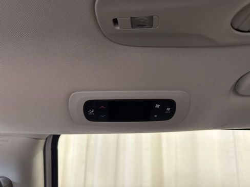 Used 2023 Chrysler Voyager LX FWD image 33
