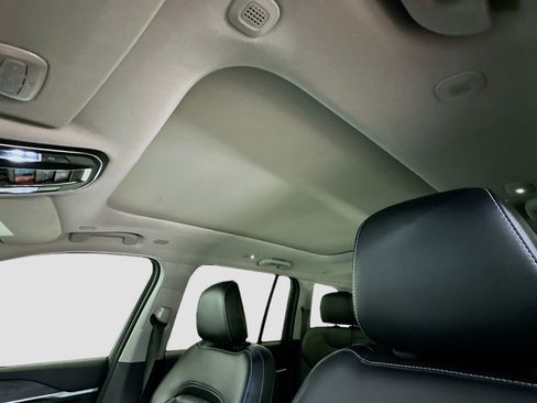 Used 2023 Jeep Grand Cherokee Limited w/ Black Appearance Package image 27