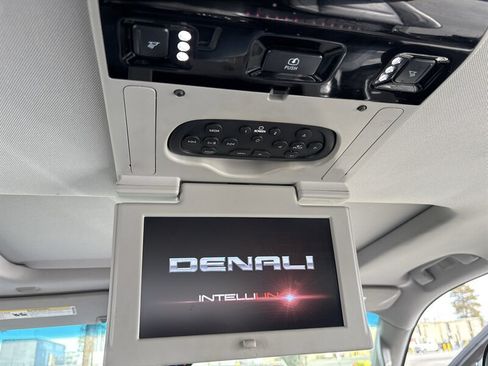 Used 2015 GMC Yukon XL Denali w/ Premium Package AWD/4WD image 29