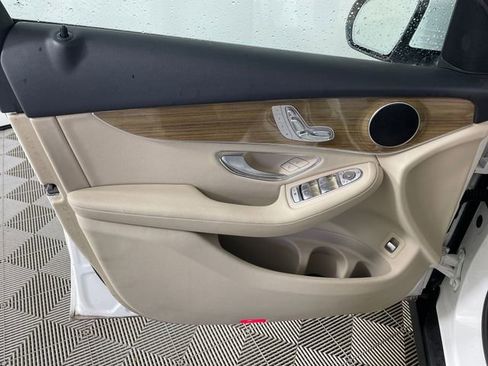 Used 2018 Mercedes-Benz GLC 300 4MATIC image 17