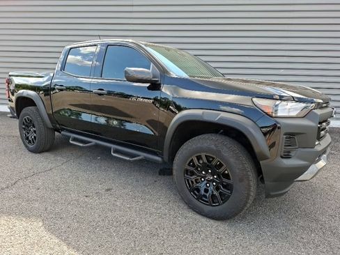 Used 2025 Chevrolet Colorado Trail Boss AWD/4WD image 1