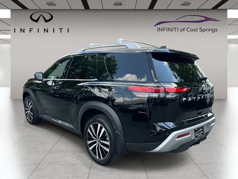 Used 2025 Nissan Pathfinder Platinum w/ Cargo Package FWD image 5