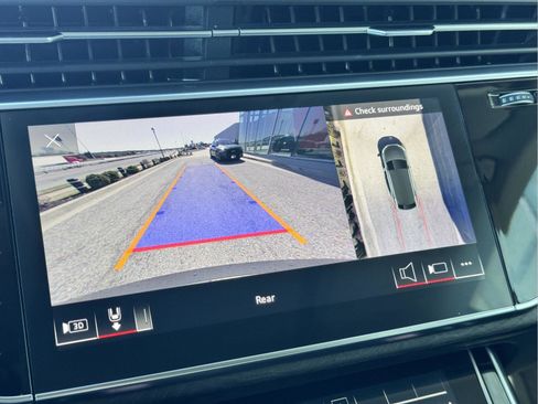 Certified 2022 Audi Q8 Premium w/ Convenience Package image 18