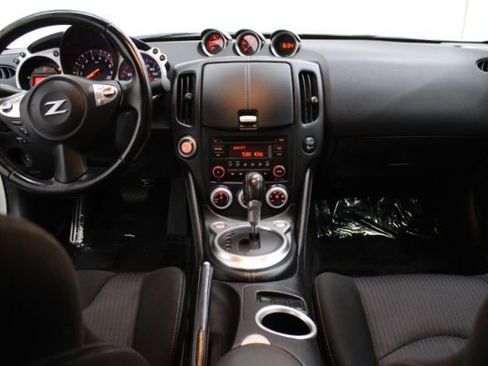 Used 2016 Nissan 370Z w/ Sport Package image 2