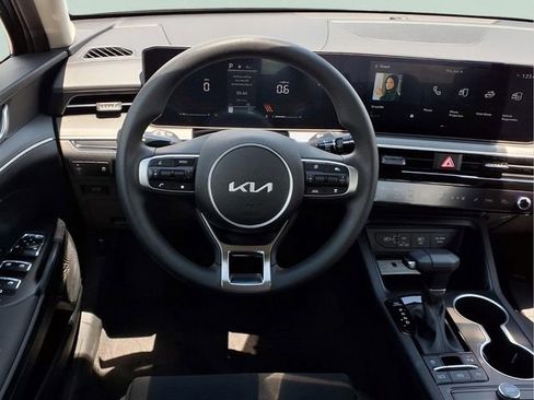 New 2026 Kia K5 LXS FWD image 4