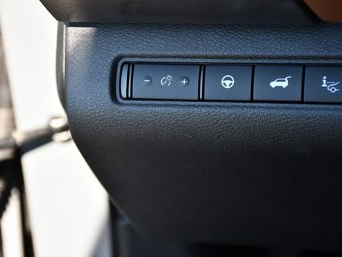 Used 2025 Nissan Pathfinder Platinum AWD/4WD image 36