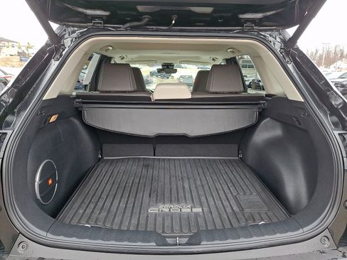 Certified 2022 Toyota Corolla Cross XLE w/ Convenience Package image 27