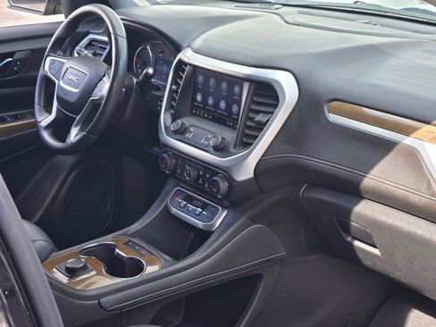 Used 2023 GMC Acadia SLE image 7