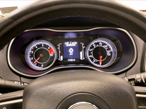 Used 2020 Jeep Cherokee Latitude w/ Cold Weather Group image 19