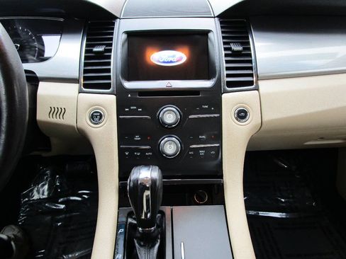 Used 2016 Ford Taurus SEL w/ Equipment Group 201A image 12