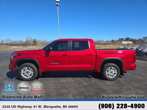 Used 2025 Toyota Tundra SR5 w/ SR5 Premium Package AWD/4WD image 4