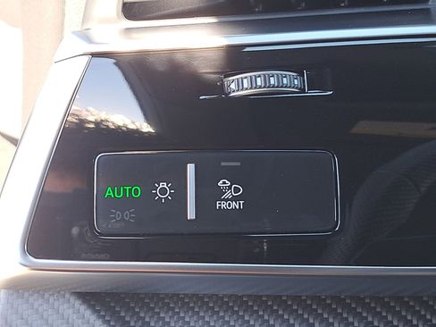 Used 2023 Audi RS Q8 4.0T image 28