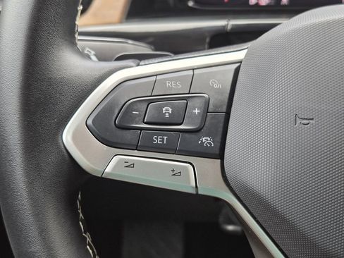 Used 2025 Volkswagen Atlas SE FWD image 27