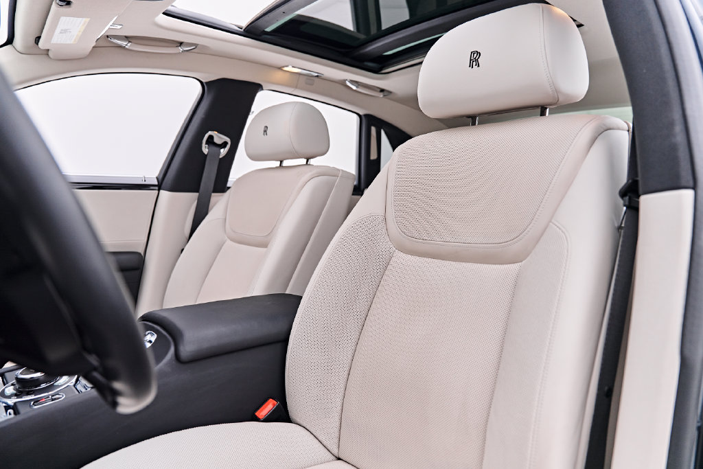 Used 2016 Rolls-Royce Ghost RWD image 52