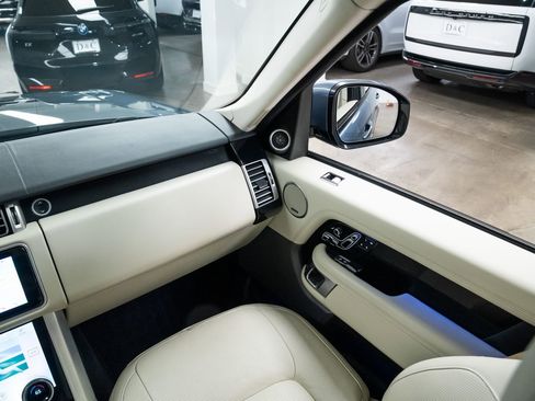 Used 2021 Land Rover Range Rover Westminster Edition image 11