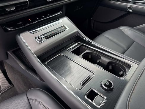 New 2026 Lincoln Aviator AWD image 25