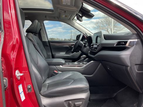 Used 2022 Toyota Highlander Limited AWD/4WD image 15
