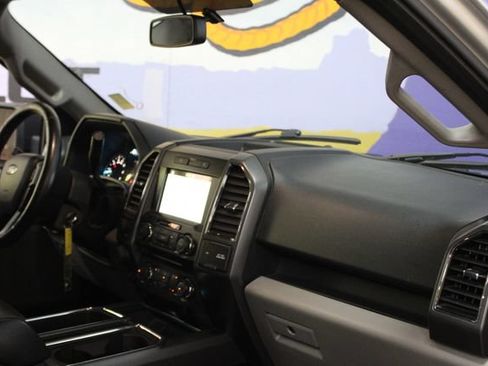 Used 2018 Ford F150 XLT w/ Equipment Group 302A Luxury AWD/4WD image 12