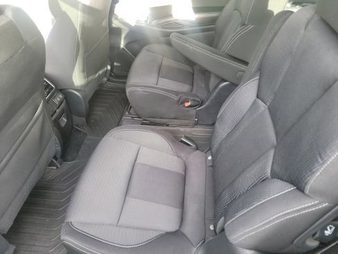 Used 2019 Subaru Ascent Premium image 7