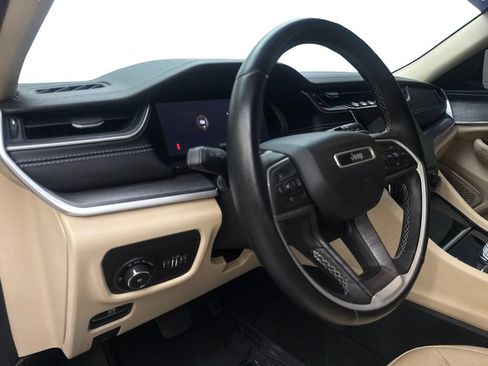 Used 2022 Jeep Grand Cherokee L Limited AWD/4WD image 56