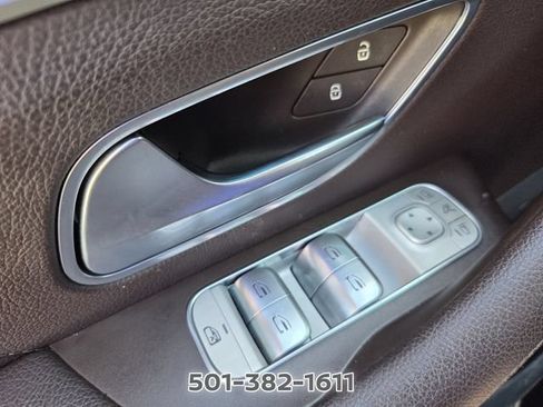 Used 2020 Mercedes-Benz GLE 350 w/ Premium Package image 28