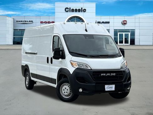 Used 2025 RAM ProMaster 2500 w/ Convenience Group FWD image 1