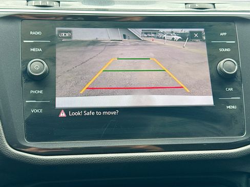 Used 2021 Volkswagen Tiguan SE R-Line FWD image 33