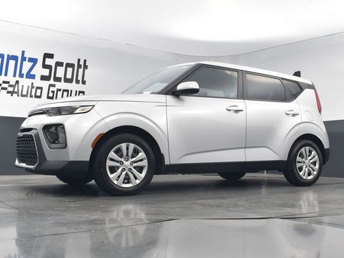 Used 2020 Kia Soul LX FWD image 18