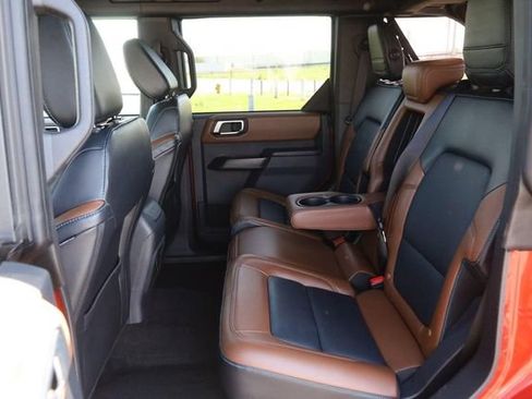 Used 2024 Ford Bronco Outer Banks AWD/4WD image 11