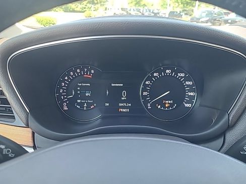 Used 2019 Lincoln MKC Select w/ Select Plus Package AWD/4WD image 21