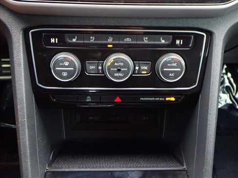 Used 2022 Volkswagen Atlas Cross Sport SEL Premium R-Line image 22