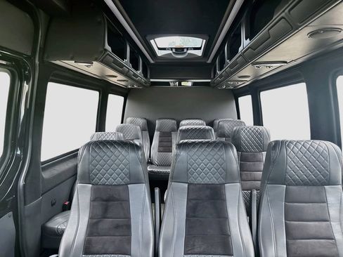 Used 2023 Mercedes-Benz Sprinter 3500 image 23