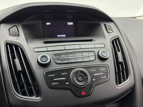 Used 2016 Ford Focus SE w/ SE Power Seat Package image 15