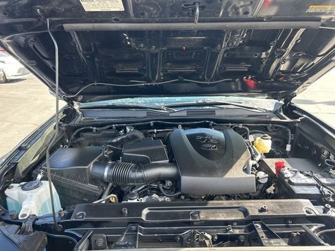 Used 2023 Toyota Tacoma TRD Sport image 11