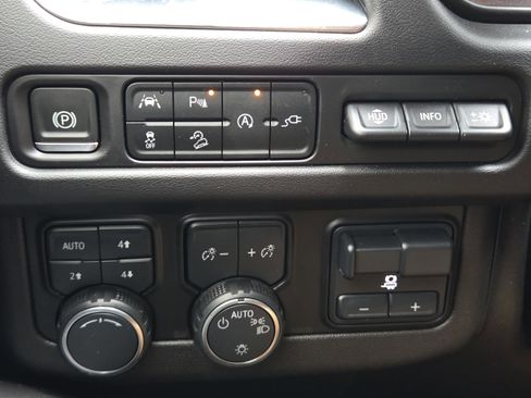 Used 2021 Chevrolet Tahoe High Country w/ Premium Package AWD/4WD image 31