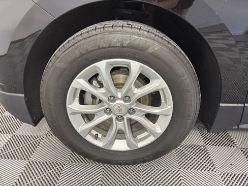Used 2018 Chevrolet Equinox LT FWD image 11
