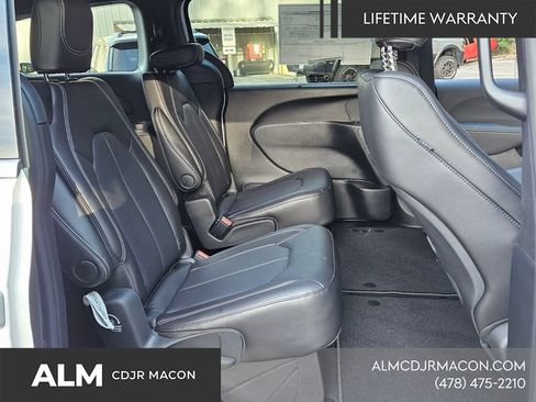 New 2026 Chrysler Pacifica Select FWD image 16